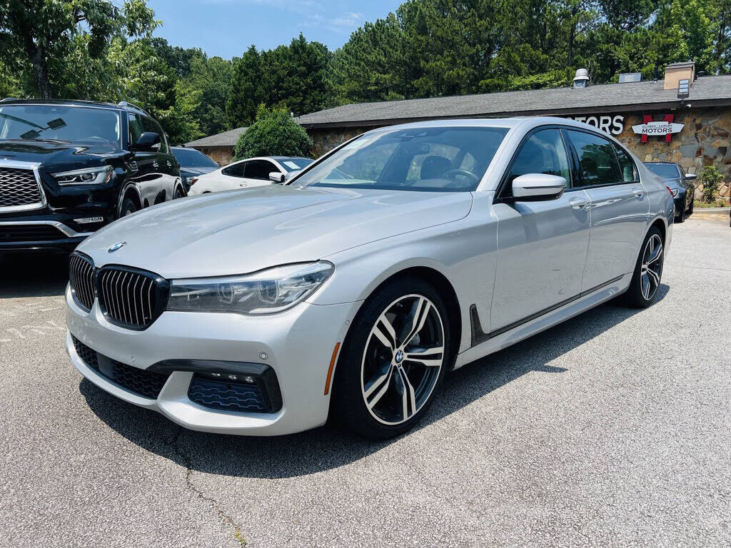 BMW 740i