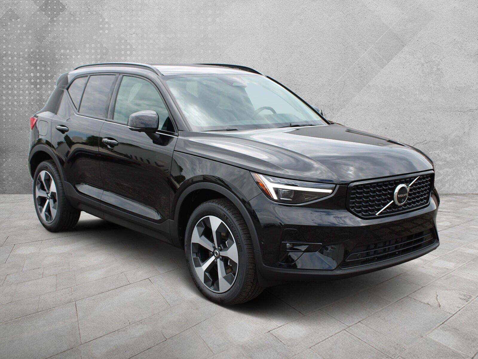 2026 VOLVO XC40