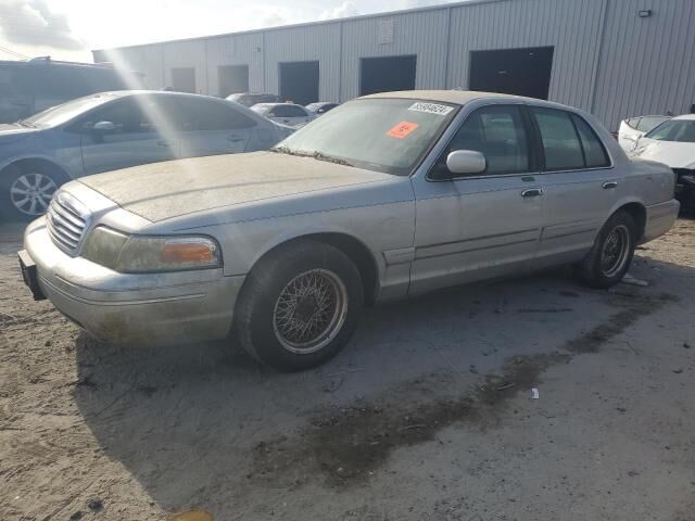 Ford Crown Victoria