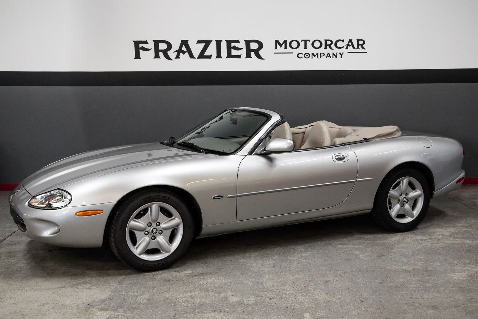 Jaguar XK8