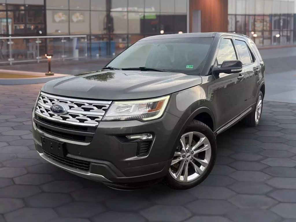 2018 FORD Explorer