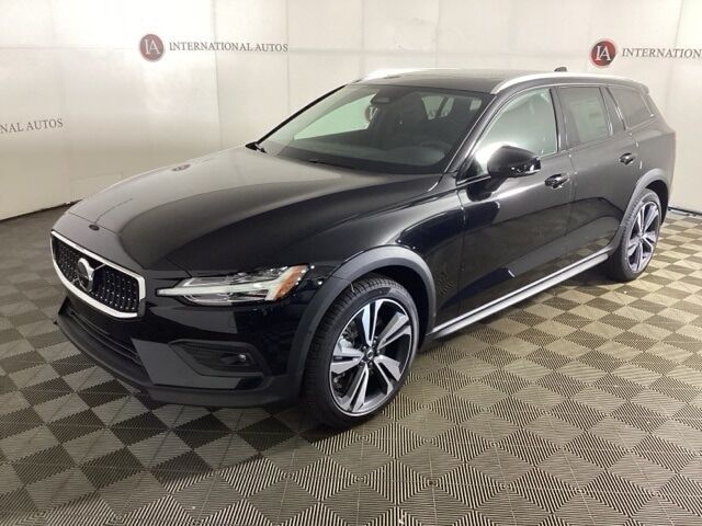 2026 VOLVO V60CC
