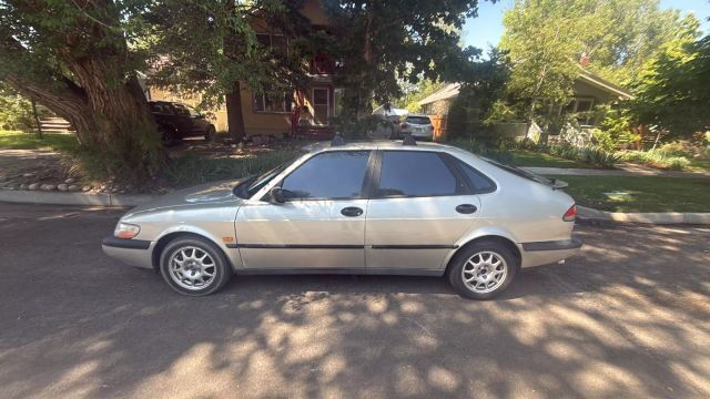 Saab 900