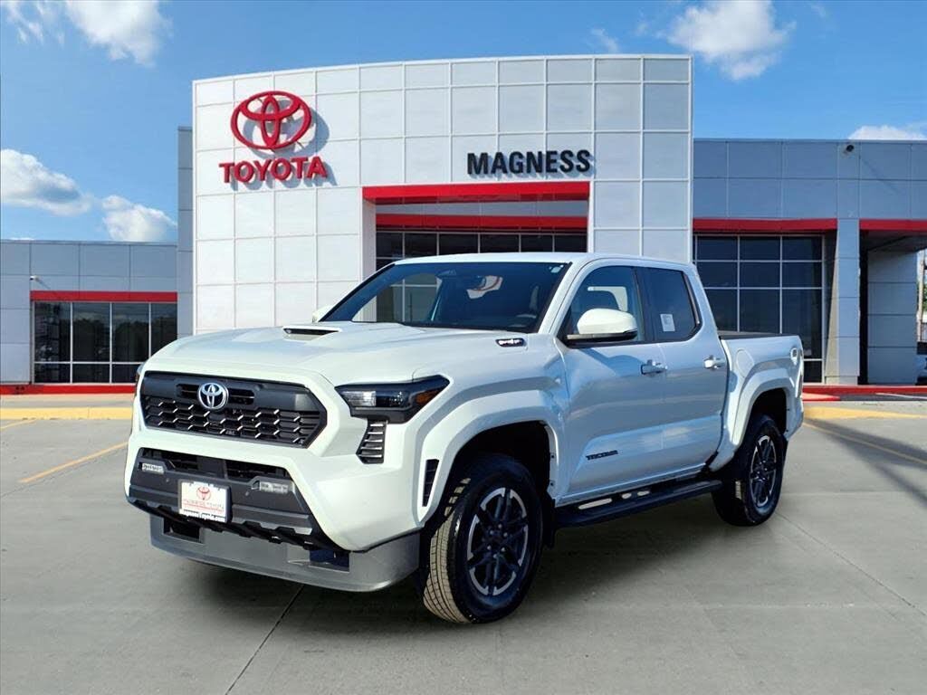 2024 TOYOTA Tacoma