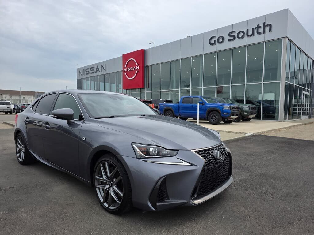 Lexus IS