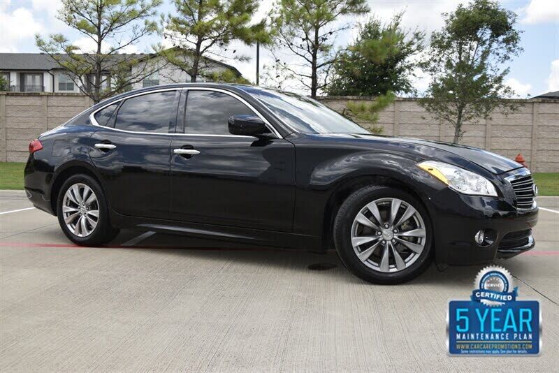 Infiniti M56