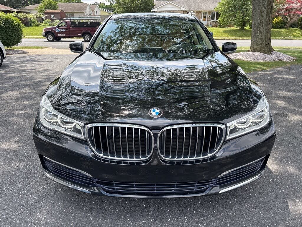 2016 BMW 750i