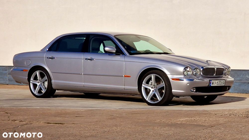 Jaguar XJ