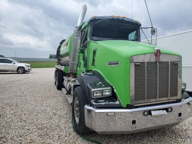 2009 KENWORTH T8 Series