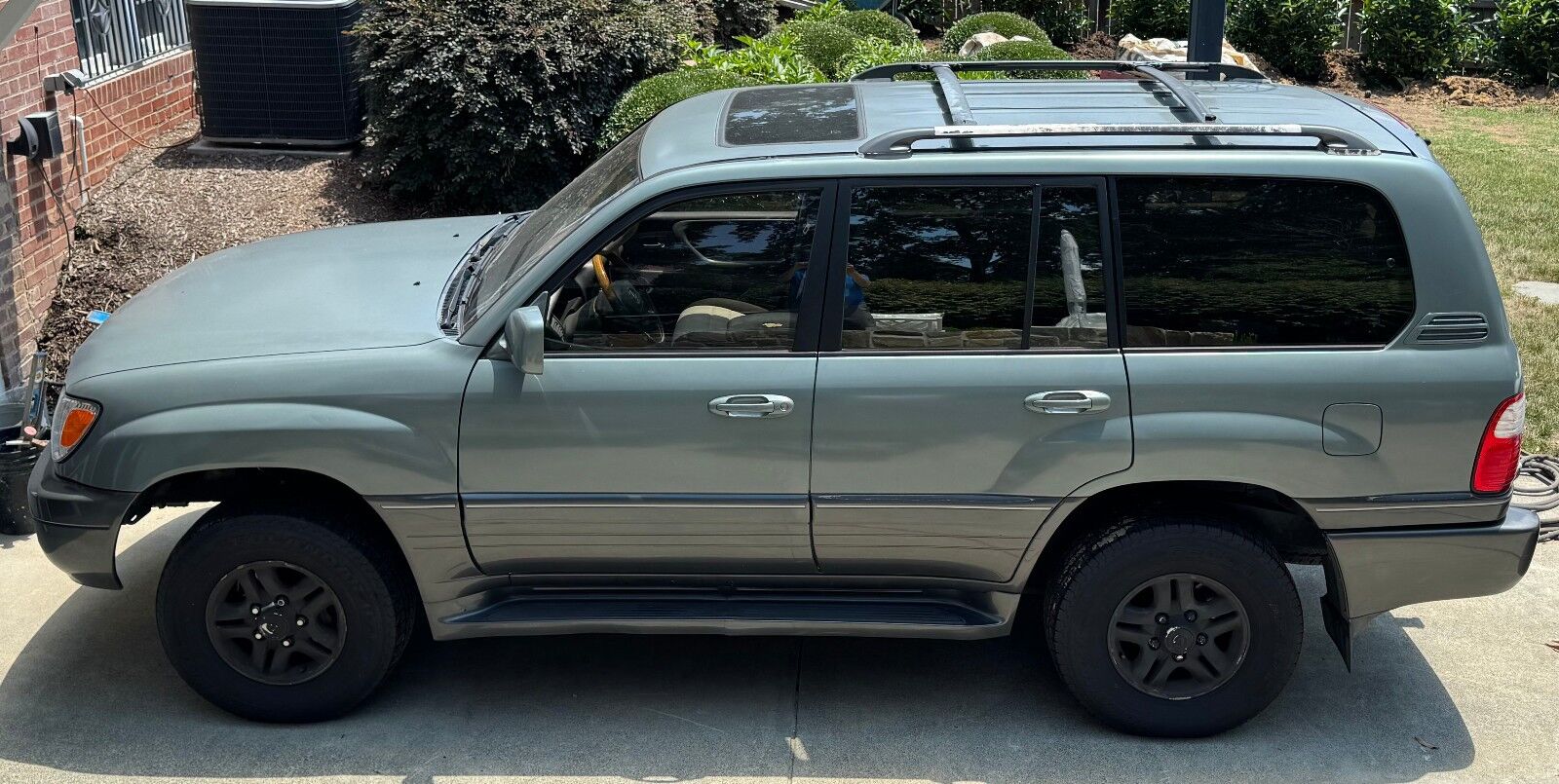 Lexus LX