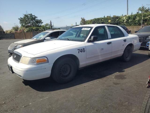 Ford Crown Victoria