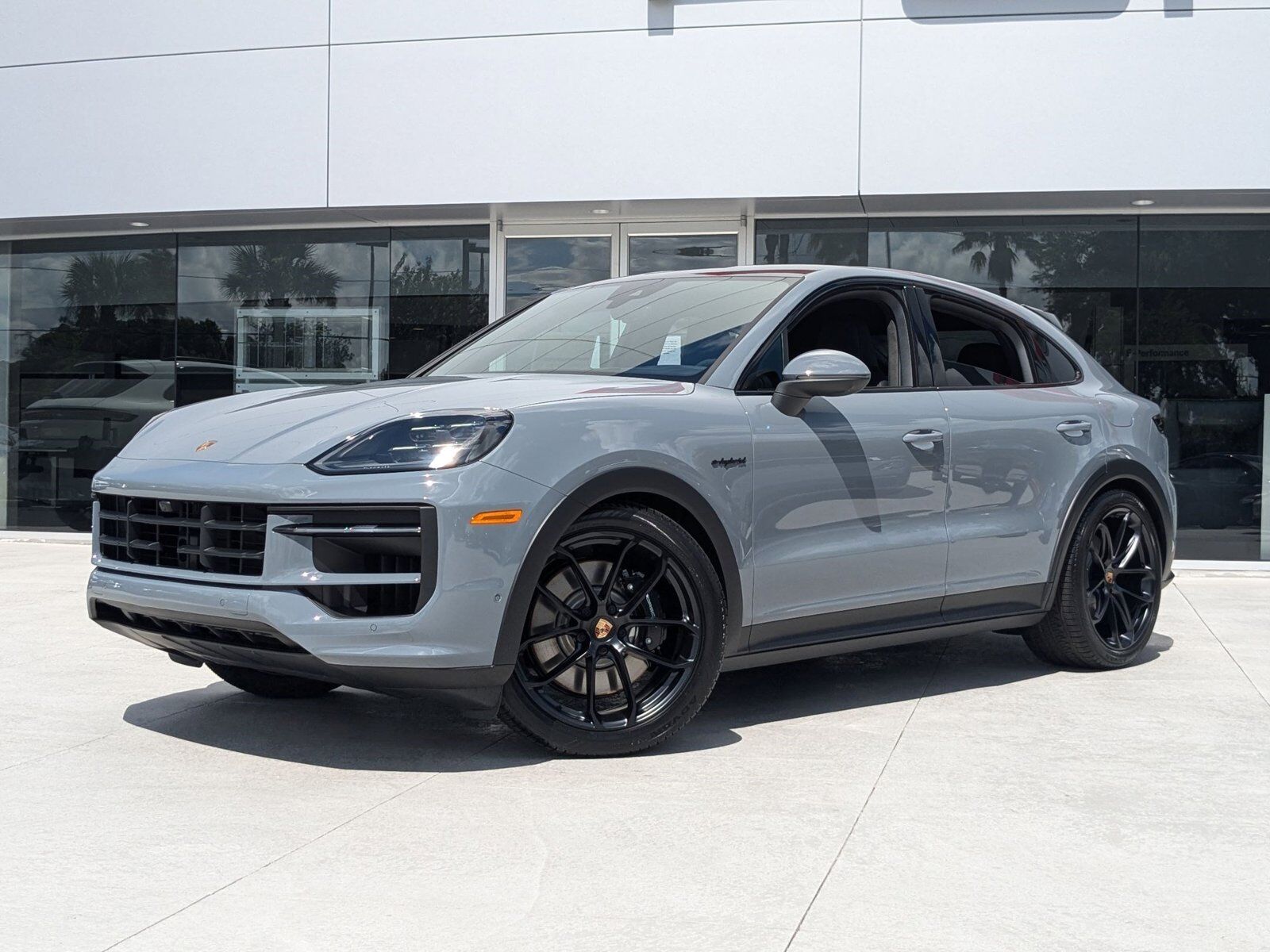 2025 PORSCHE Cayenne