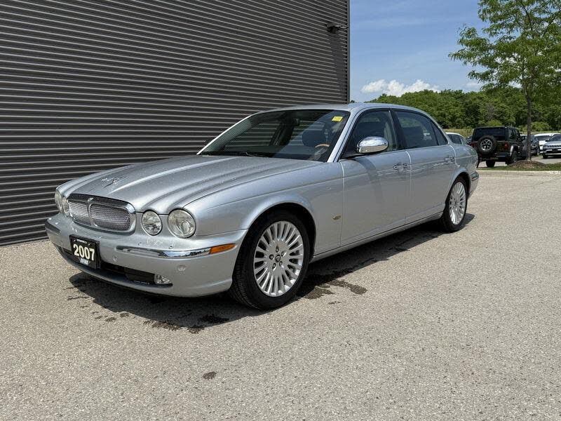 Jaguar XJ