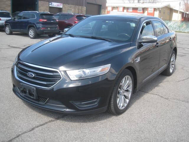 2013 FORD Taurus
