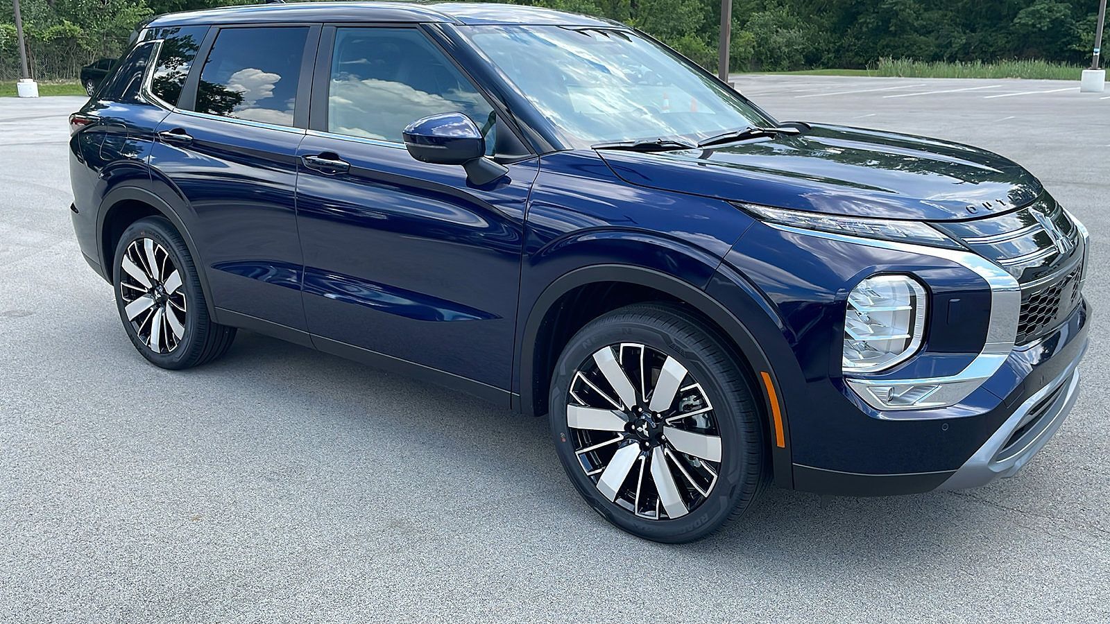 2025 MITSUBISHI Outlander