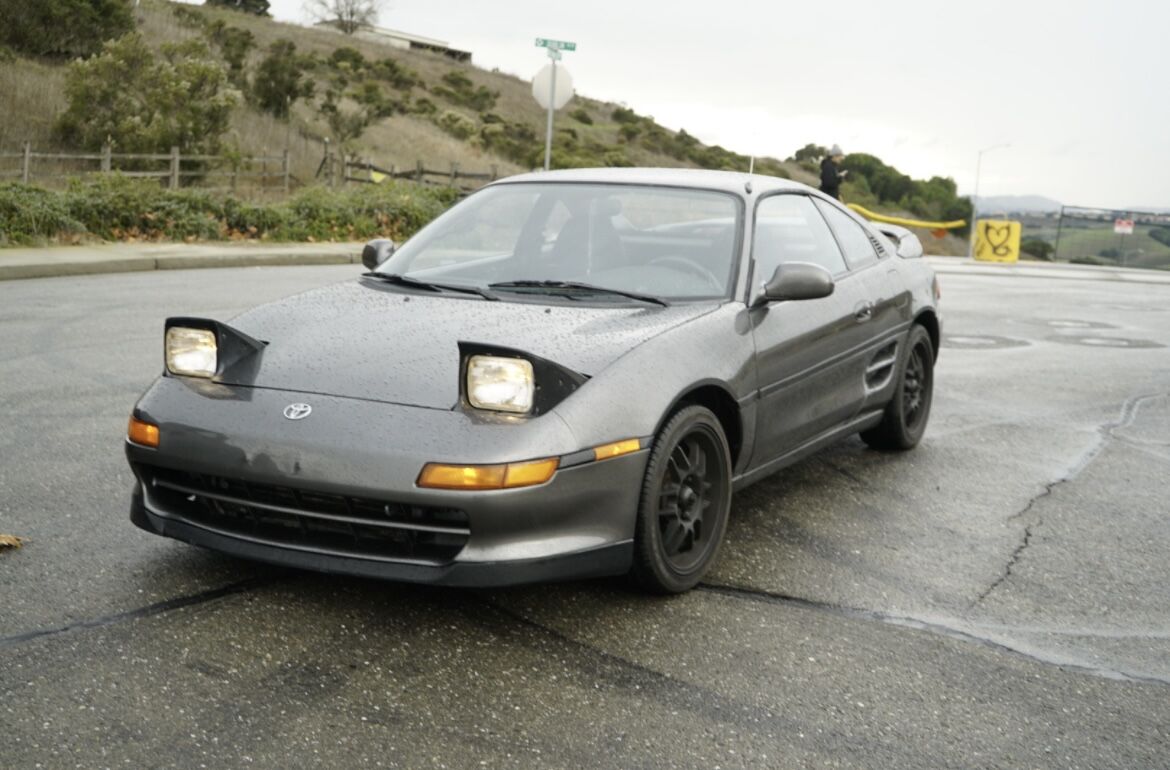 Toyota MR2