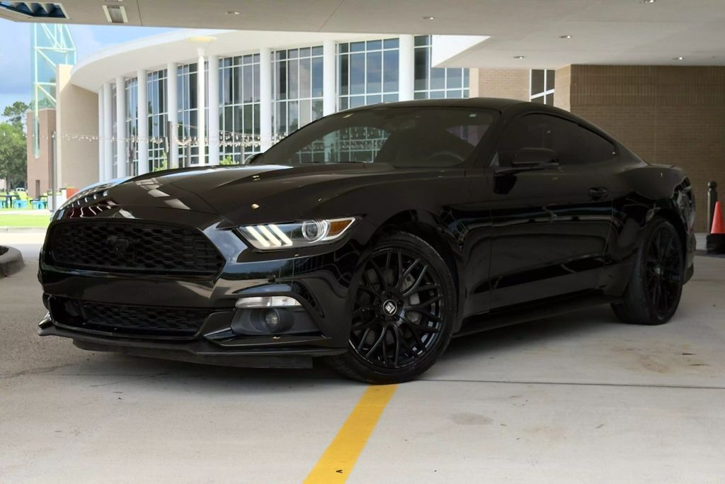 2017 FORD Mustang