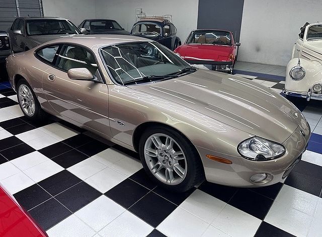 Jaguar XK8