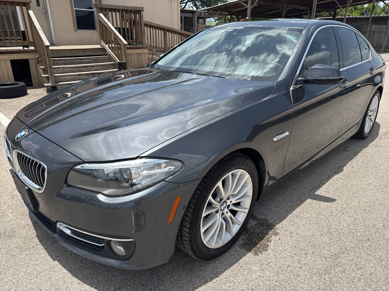 BMW 528i