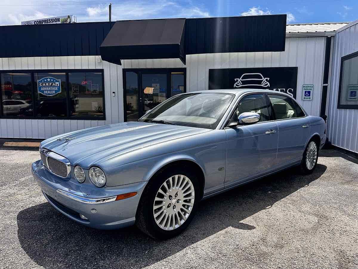 Jaguar XJ
