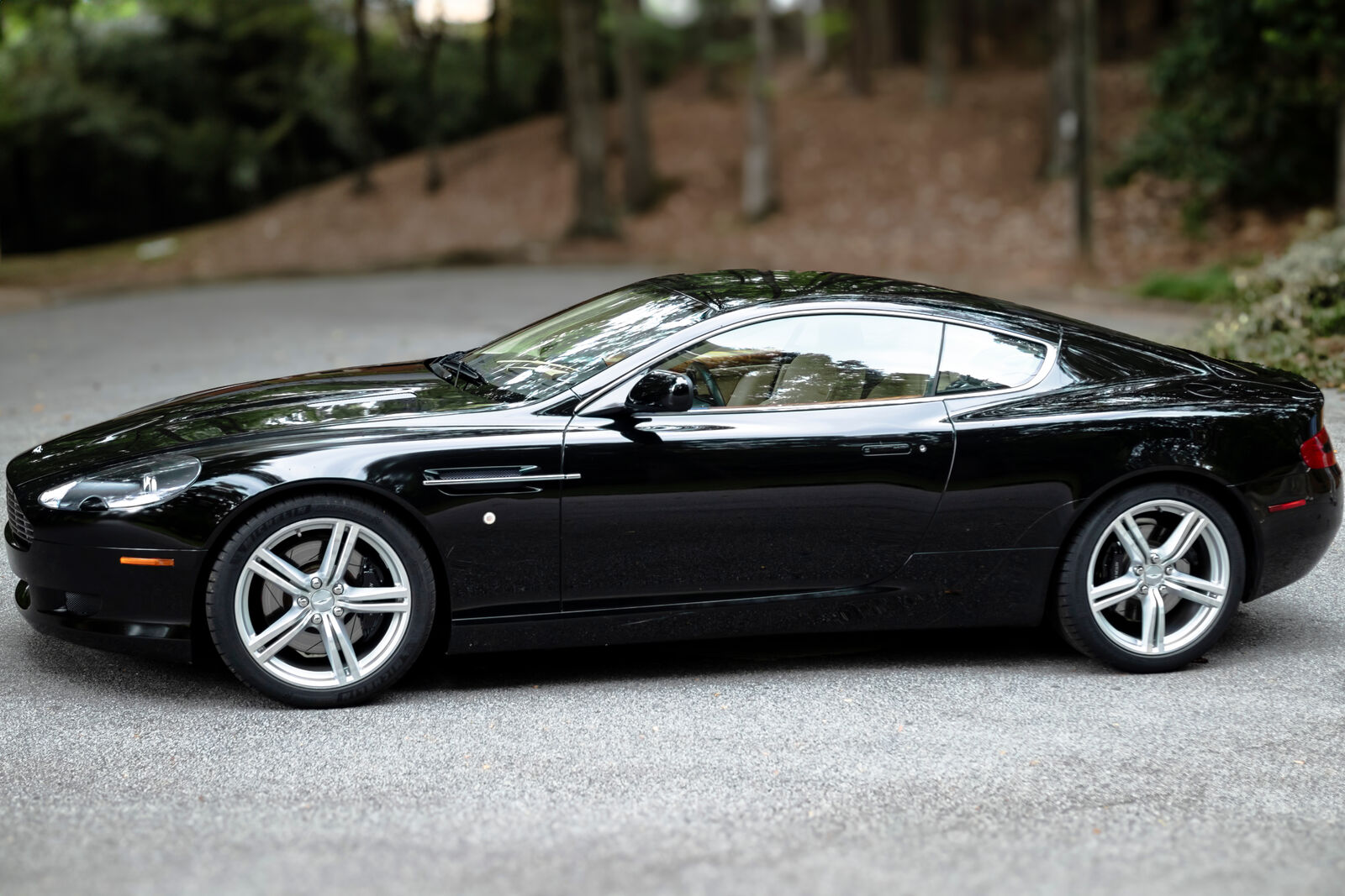 Aston Martin DB9