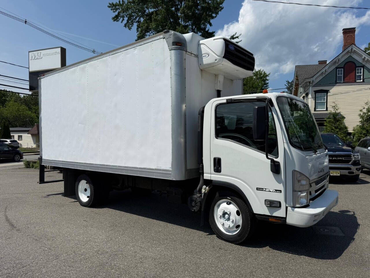 Isuzu NPR/NPR-HD