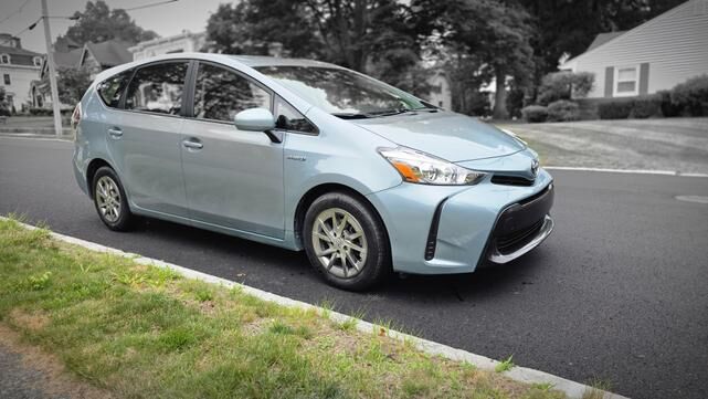 Toyota Prius V