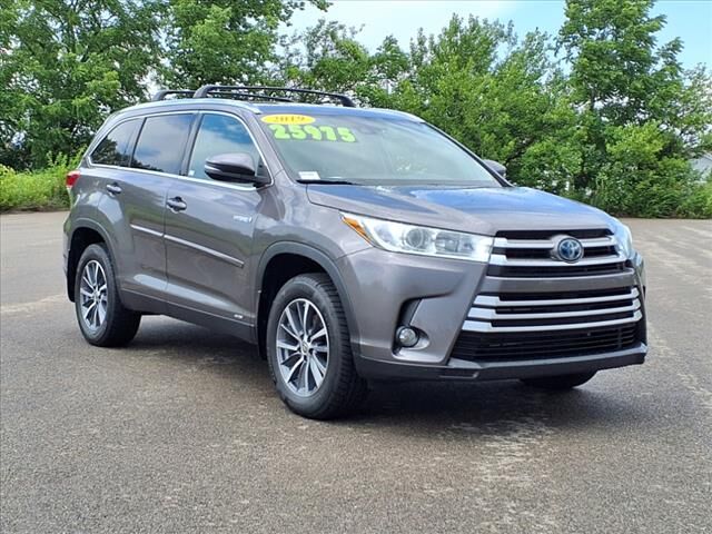 2019 TOYOTA Highlander