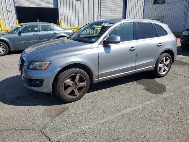 2010 AUDI Q5