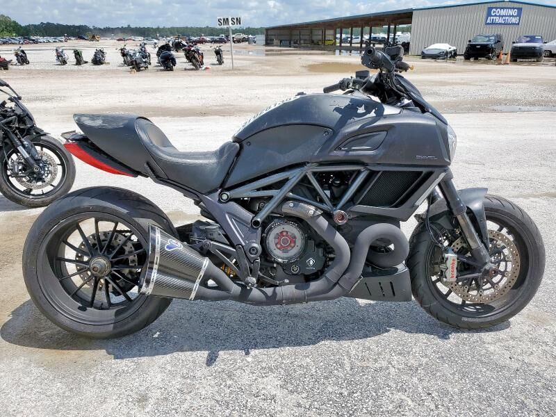 2015 DUCATI Diavel - License Plate