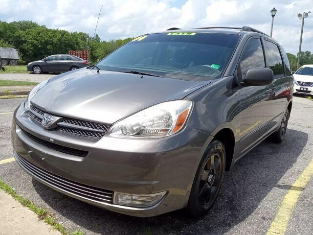 2004 TOYOTA Sienna