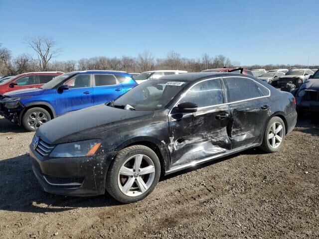 2012 VOLKSWAGEN Passat