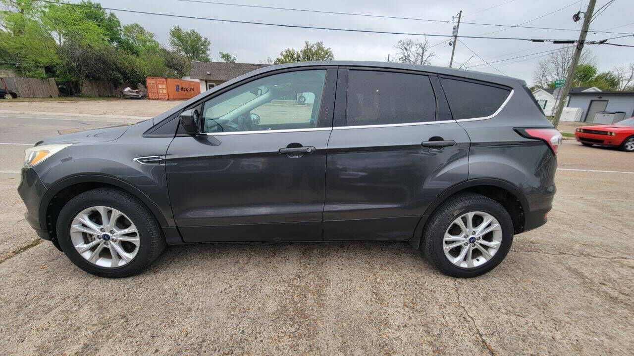 2017 FORD Escape