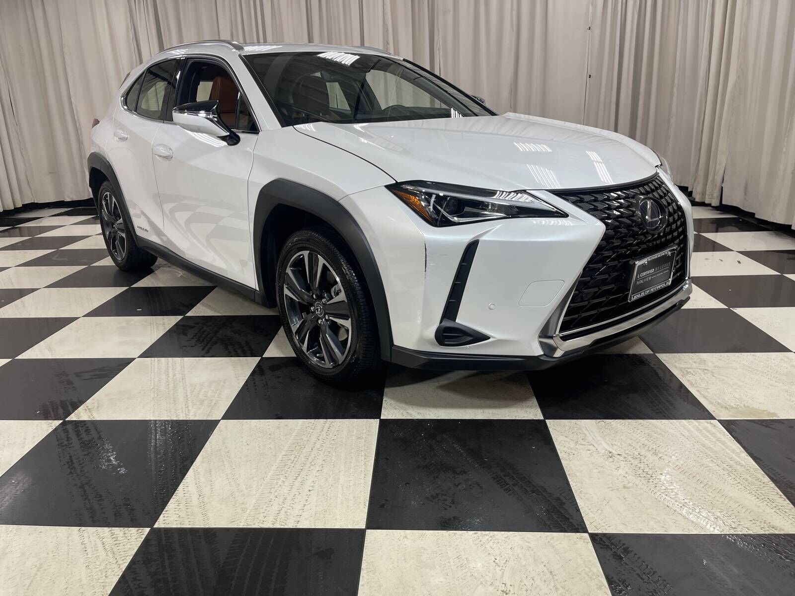 LEXUS