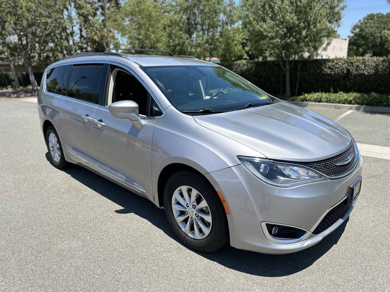 2017 CHRYSLER Pacifica