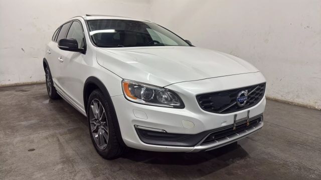 2015 VOLVO V60
