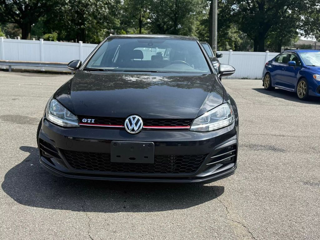 2018 VOLKSWAGEN Golf GTI