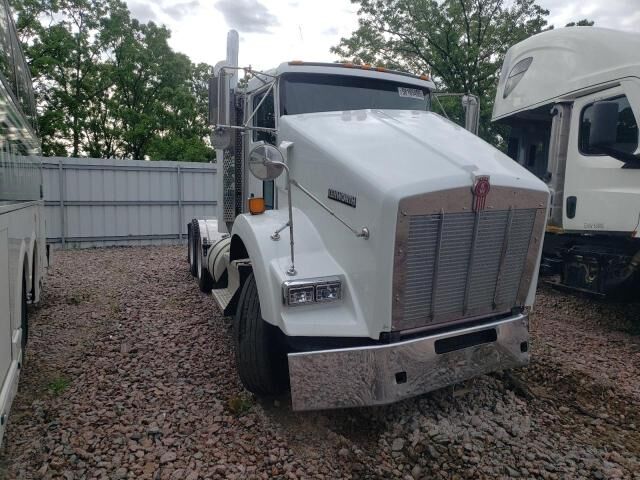 2013 KENWORTH T8 Series