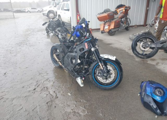 Suzuki GSX-R750