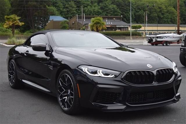 2023 BMW M8