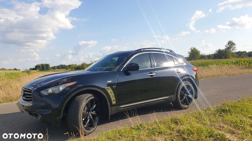 Infiniti QX70