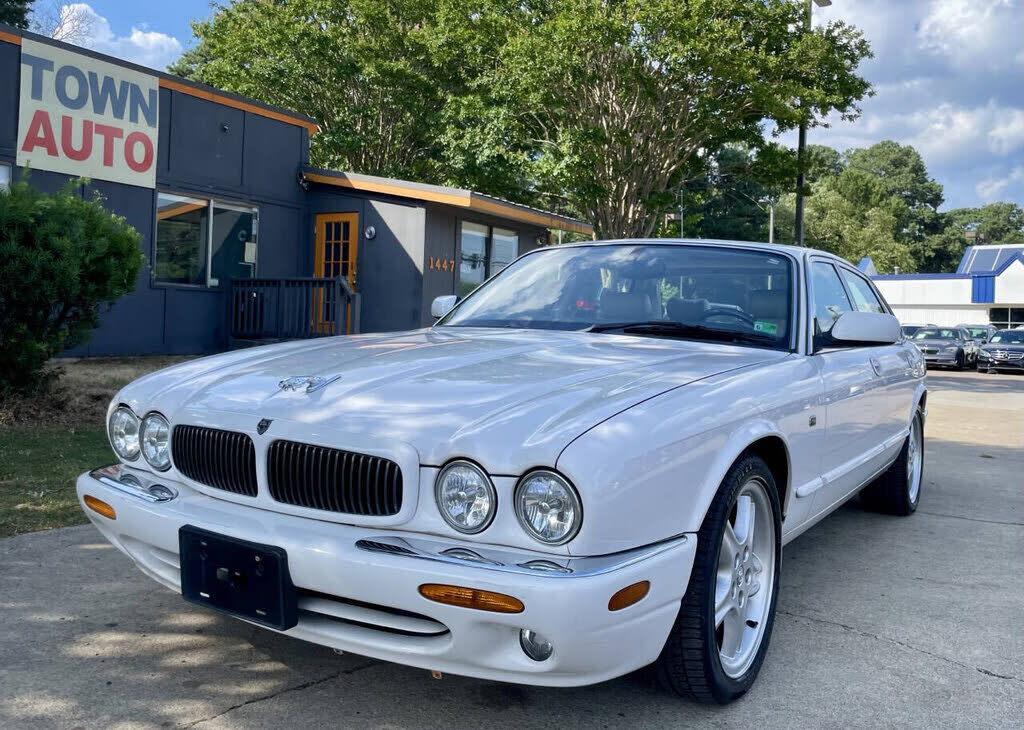 Jaguar XJ