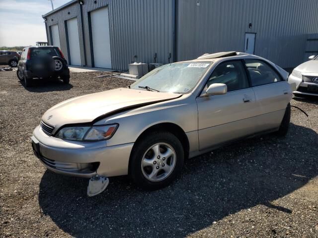 Lexus ES