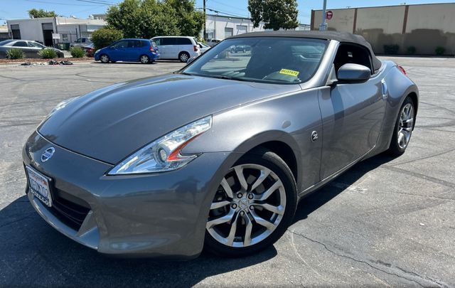 2012 NISSAN 370Z