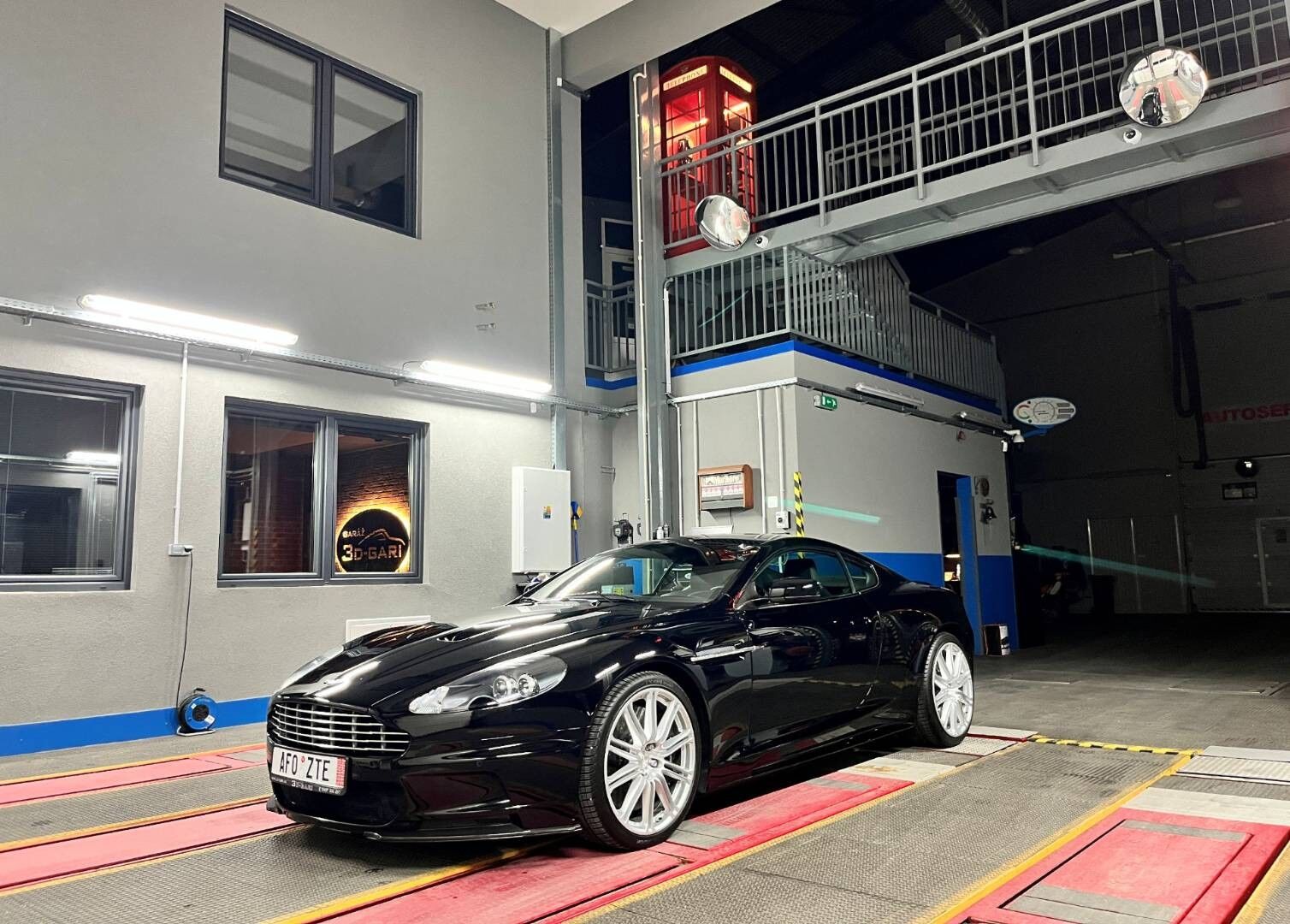 Aston Martin DBS