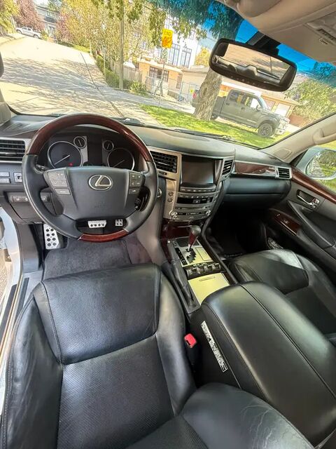 Lexus LX