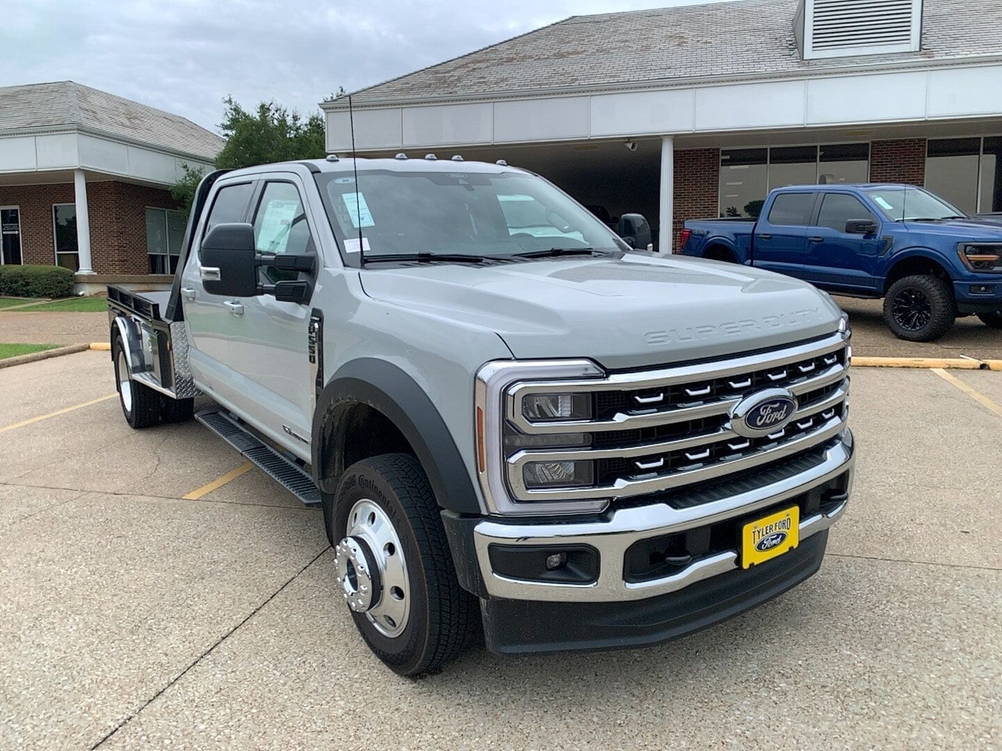 2025 FORD F-550