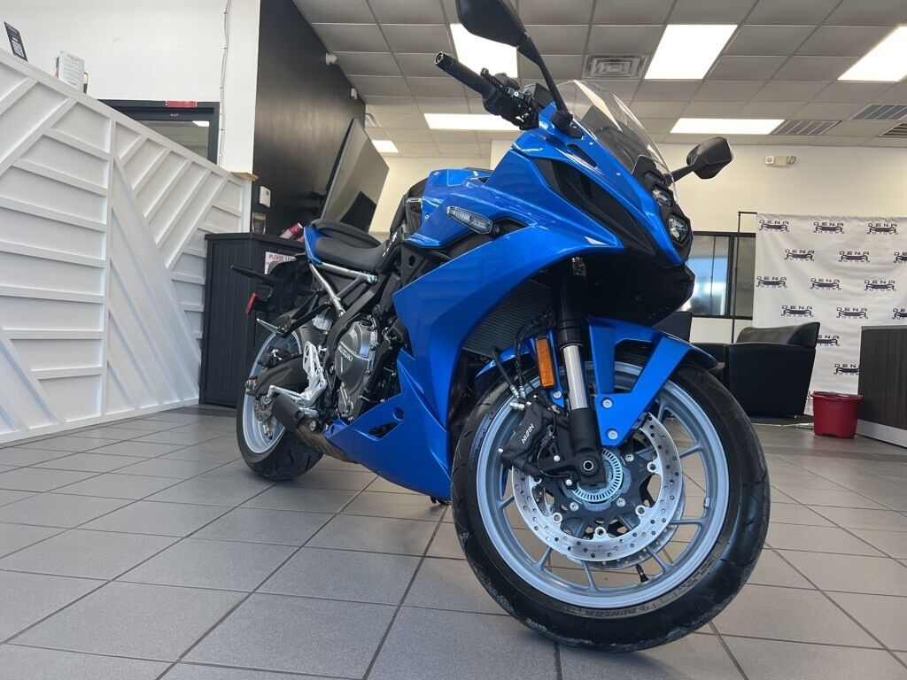 2024 SUZUKI GSX-8R