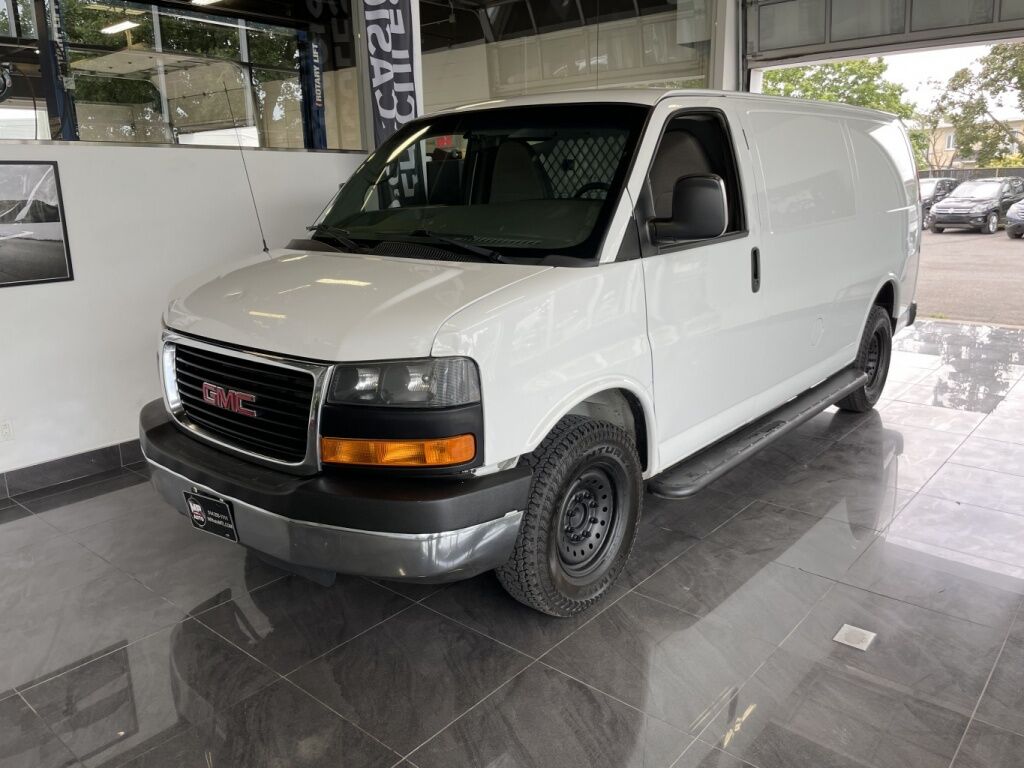 GMC Savana
