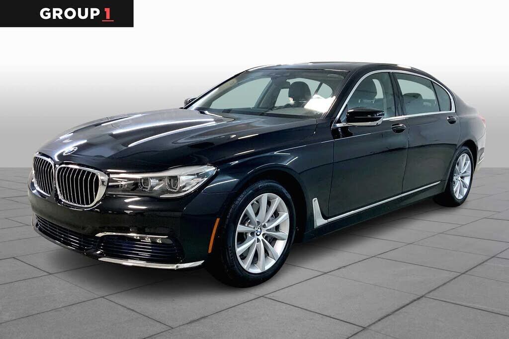 BMW 740i